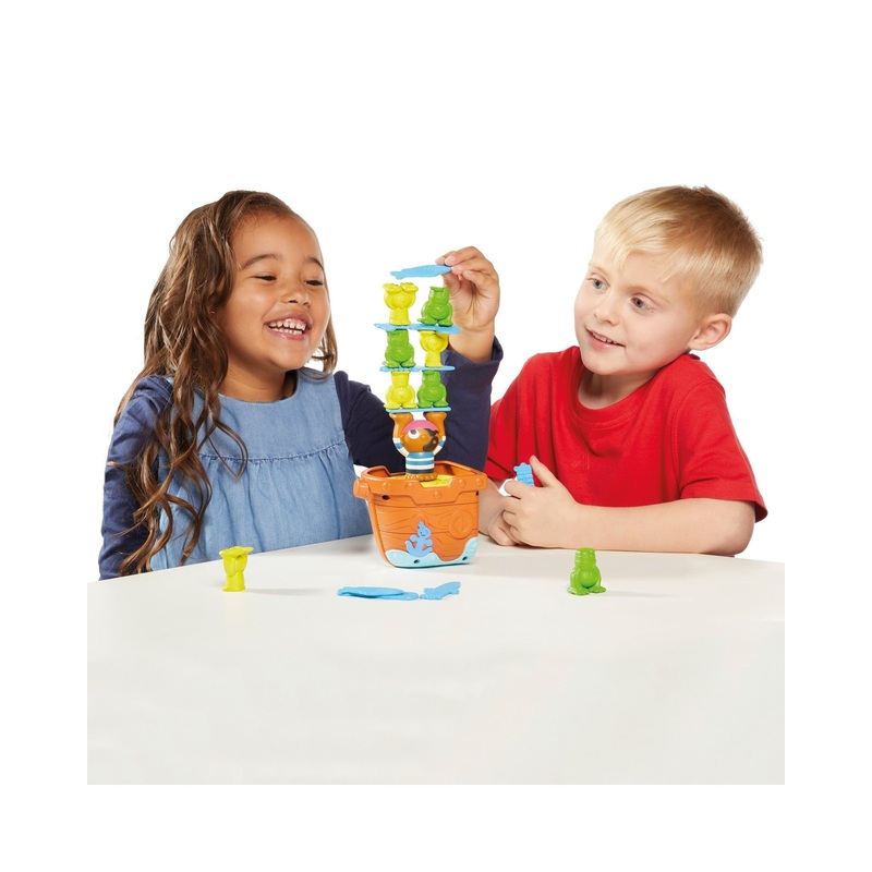 TOMY Pile em Up Pirates