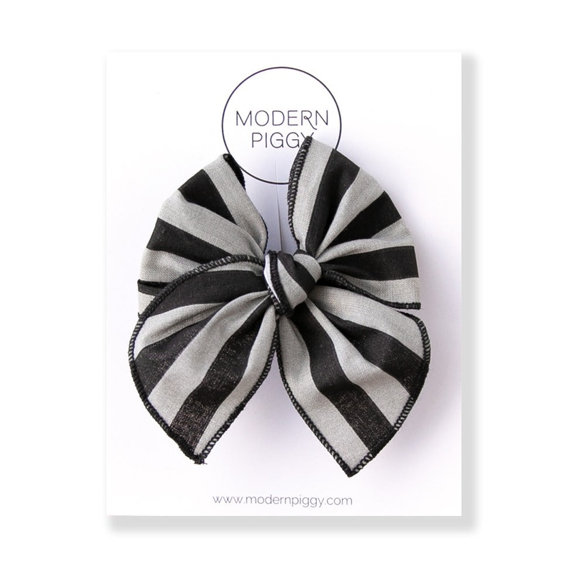 Beetlejuice | Petite Party Bow Alligator Clip