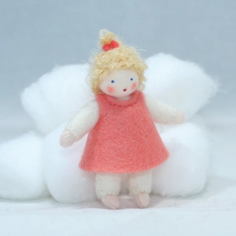 Sale Holiday Helper, Blonde Hair, Fair Skin Tone