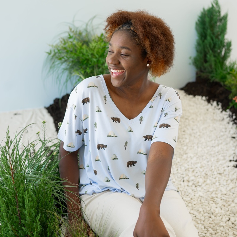 Women’s Relaxed Fit V-Neck in Yosemite