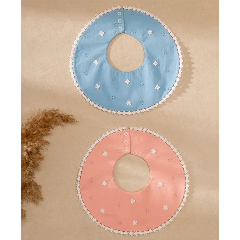 Swoon Appliqu Bib set